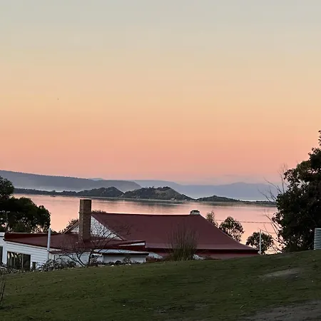 Wylah Cottage For A Peaceful Bruny Island Escape With Water Views, Fireplace & Wallabies Simpsons Bay Exterior photo