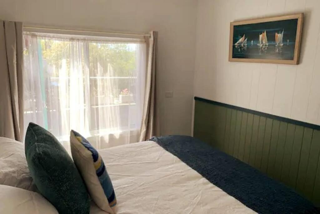 Holiday home Wylah For A Peaceful Bruny Island Escape With Water Views, Fireplace & Wallabies *