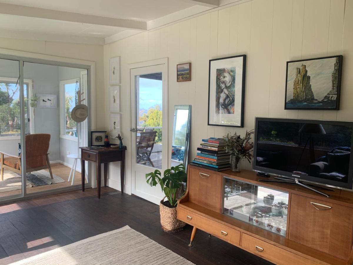 Holiday home Wylah For A Peaceful Bruny Island Escape With Water Views, Fireplace & Wallabies