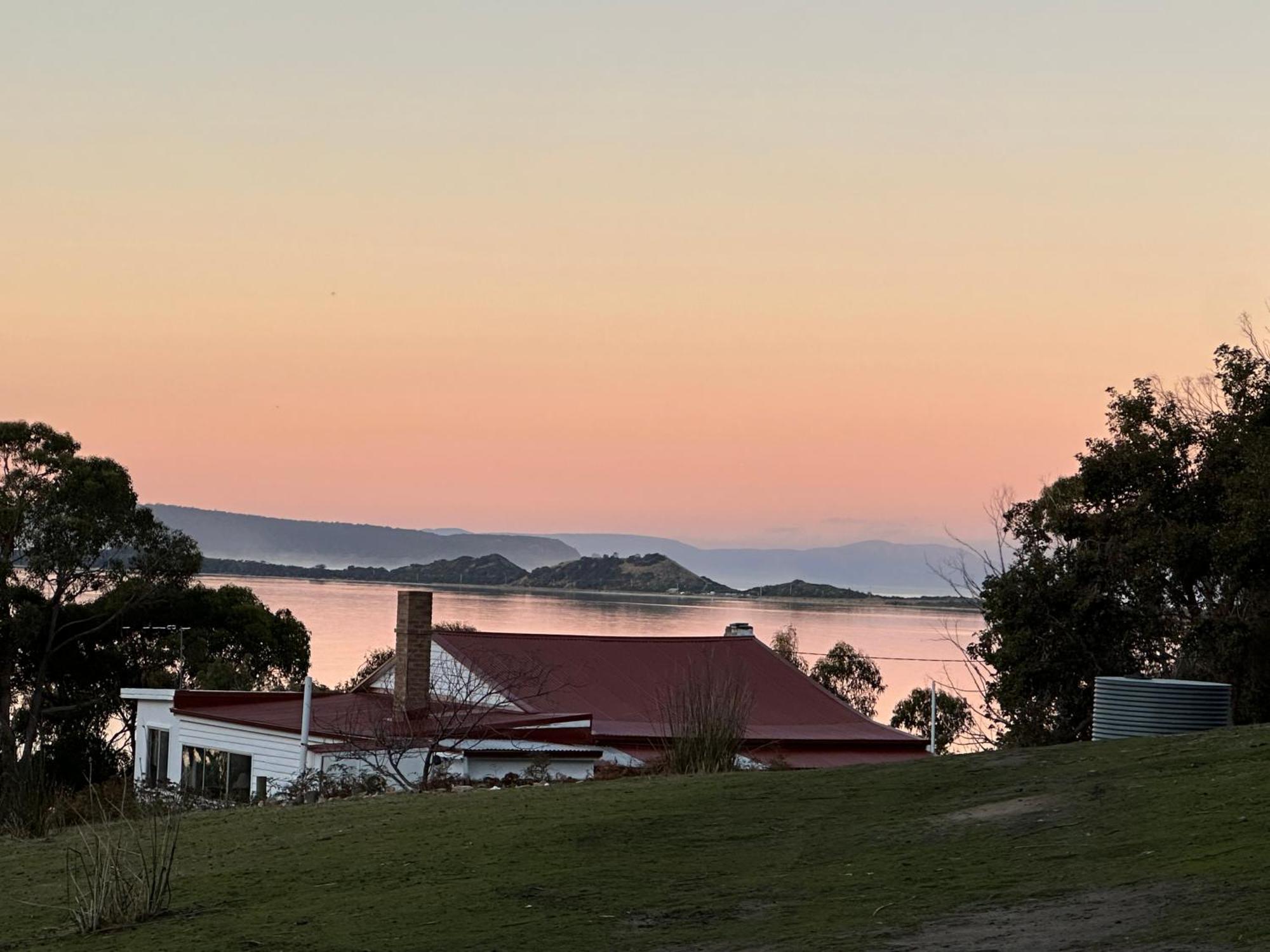 Wylah For A Peaceful Bruny Island Escape With Water Views, Fireplace & Wallabies